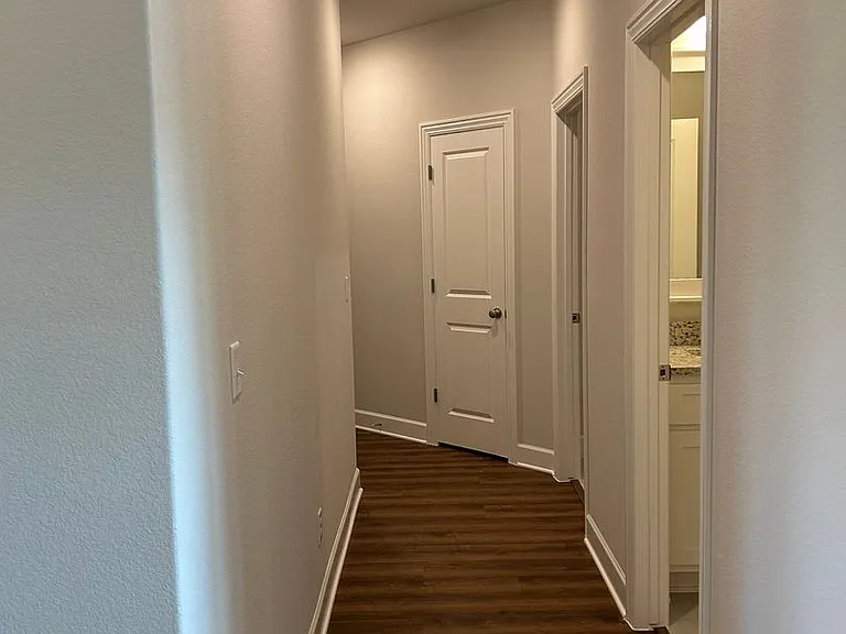2413 Salmon St — Photo 13