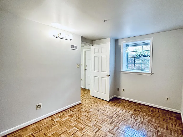 907 Church St — Photo 13