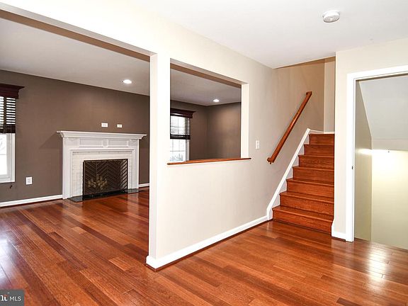 3rd image of 1048 Windrush Ln #39