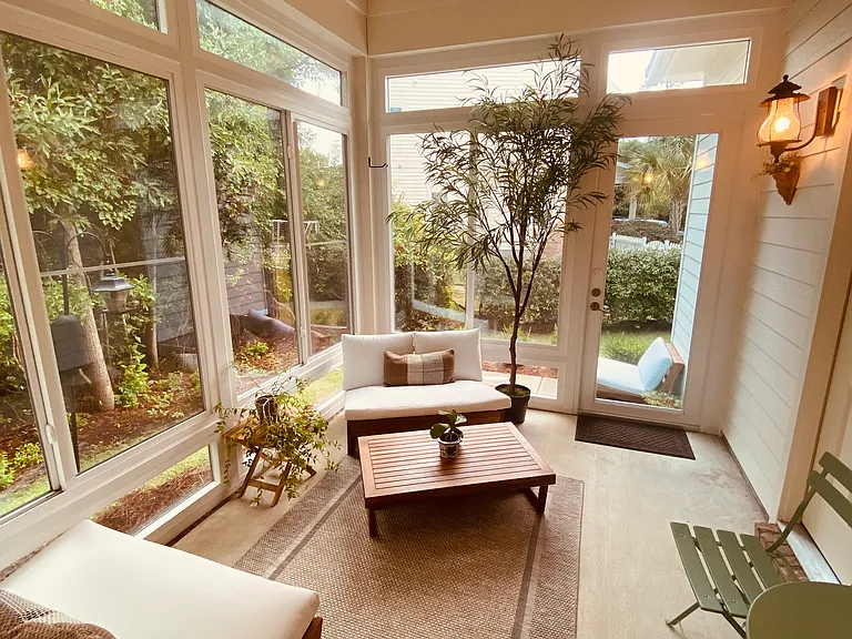 1912 Fernwood Way — Photo 16