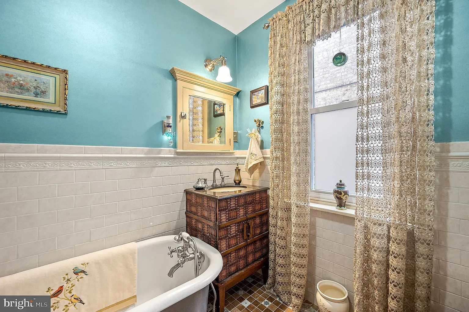 1 bed, 1200 sqft, $1,350 — Photo 3