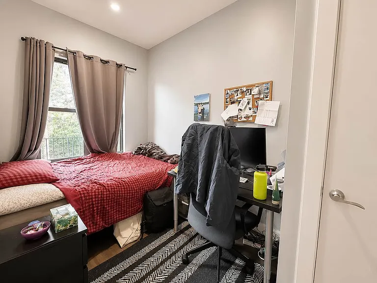 241 Jefferson Ave #2L — Photo 4