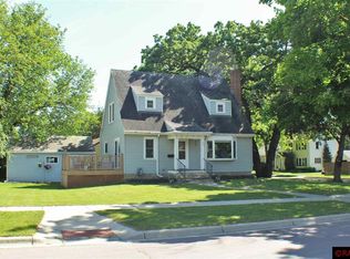 505 W 8th St, Mankato, MN 56001