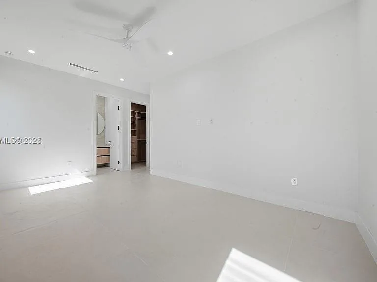3318 NE 16th Pl — Photo 80