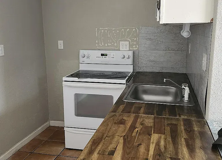 1512 W Vermijo Ave #B — Photo 4