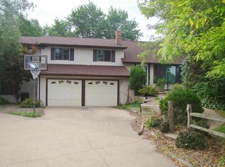 13 Becky Ct, Coal Valley, IL 61240