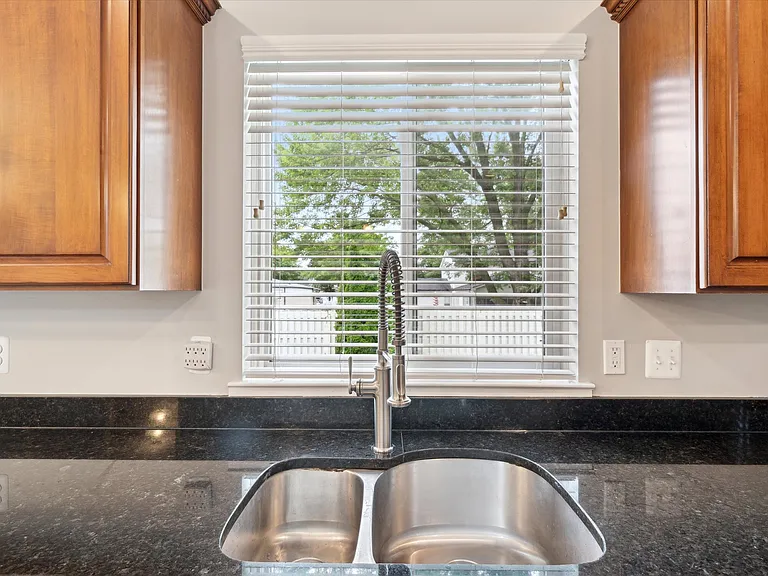 4976 Saddle Brook Ct — Photo 12