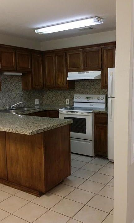 1st image of 1901 S 38th St APT 14