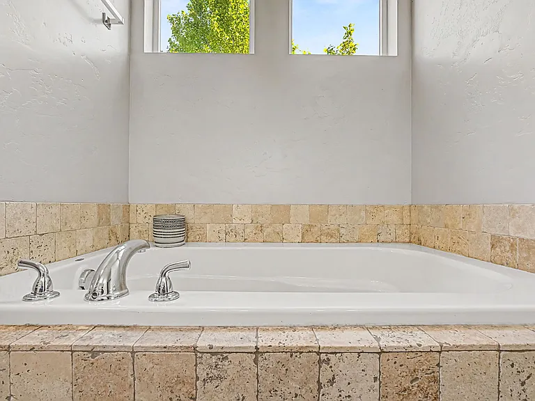 5140 N Elmstone Ave — Photo 20
