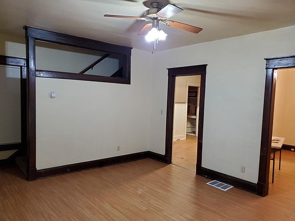 Stairway and EZ access entrances to Dining Rm and kitchen