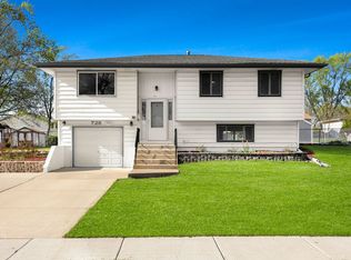 728 Boxwood Dr, Schaumburg, IL