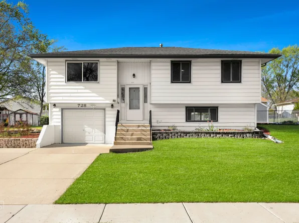 728 Boxwood Dr, Schaumburg, IL 60193