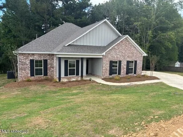 64 Canebrake Ct, Clinton, MS 39056