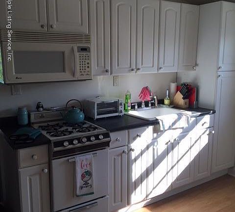 3rd image of 162 Oakdale St