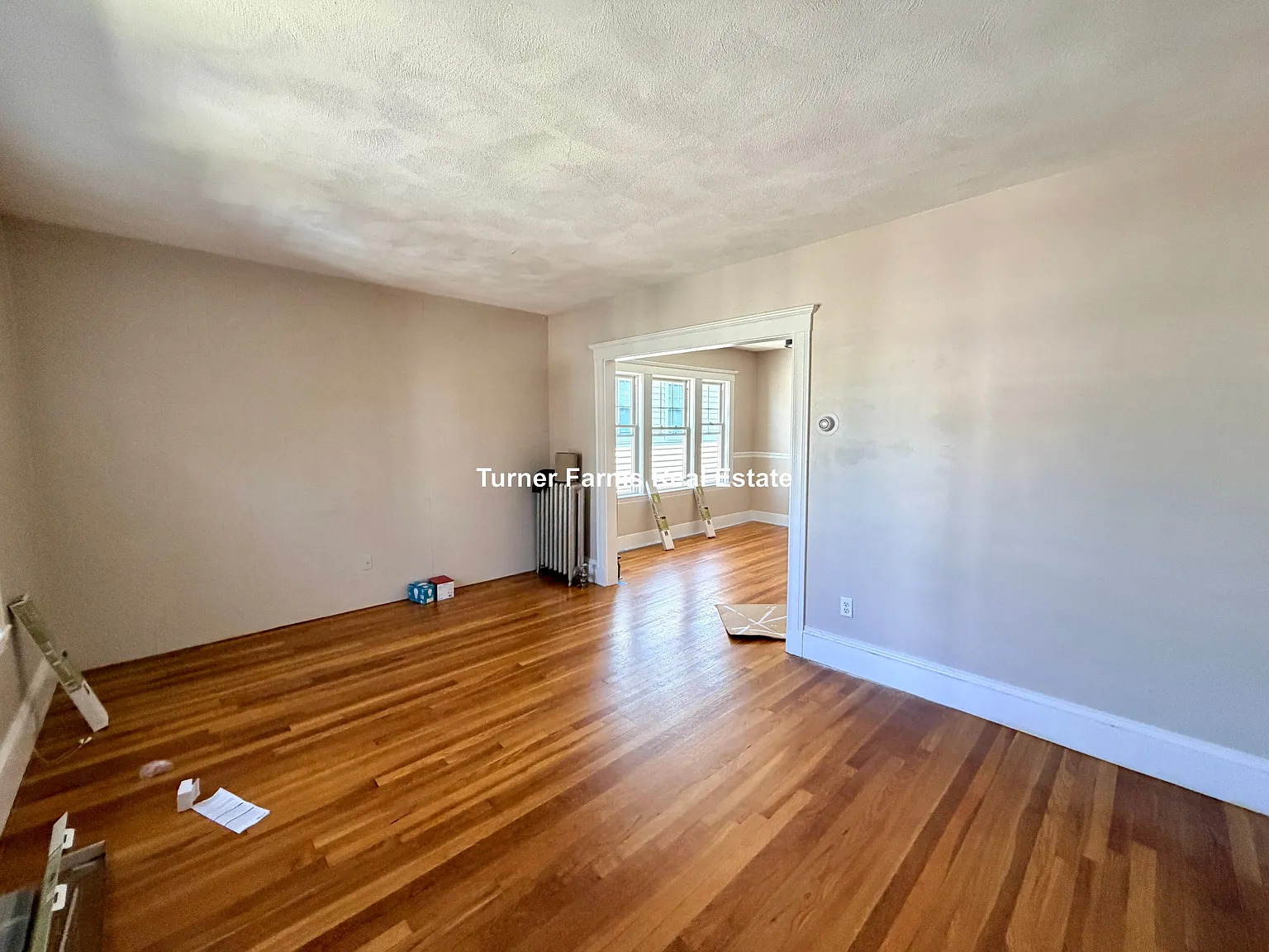 3 bed, 1.0 bath, $3,250 — Photo 2
