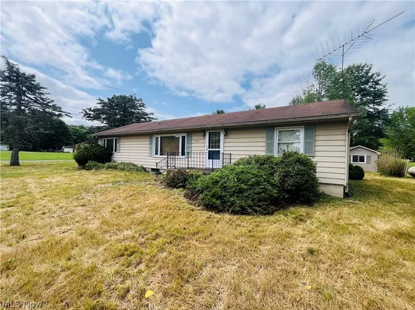 5921 Pine St, Andover, OH 44003