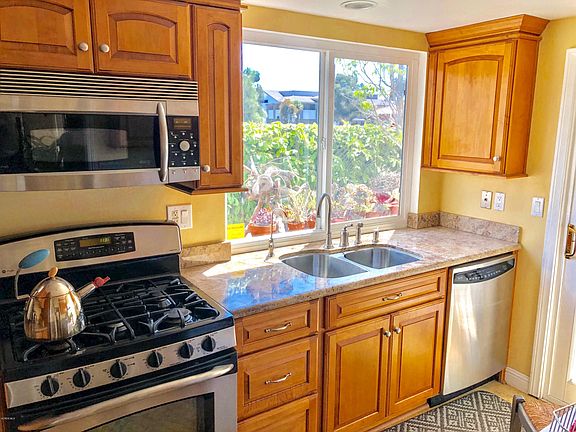 5th image of 1087 McHugh Ct