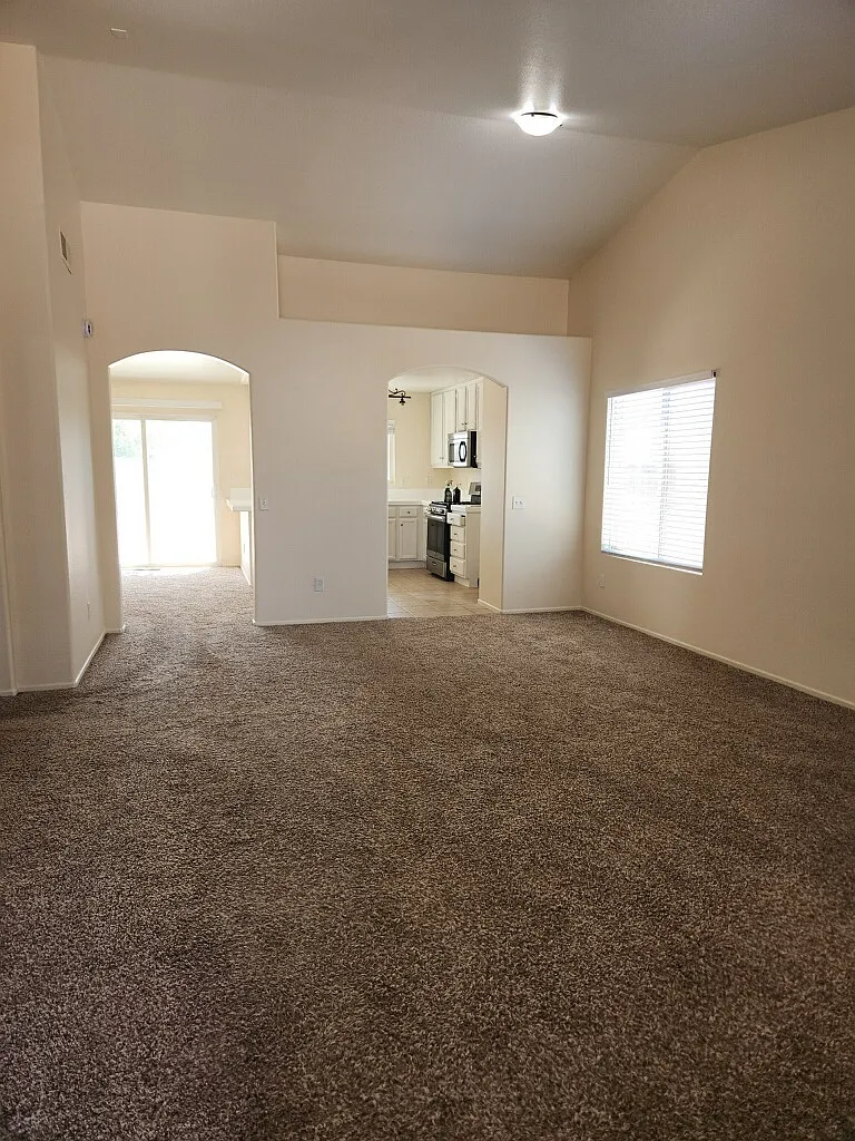 4 bed, 1603 sqft, $2,195 — Photo 2