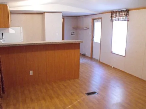 307 Cove Rd — Photo 2