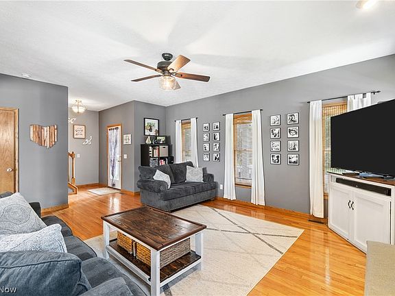 4th image of 2745 Himelrigh Blvd