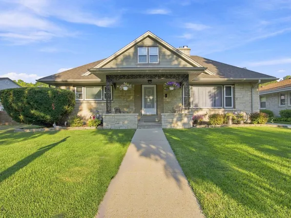 10727 W Grantosa DRIVE, Wauwatosa, WI 53222