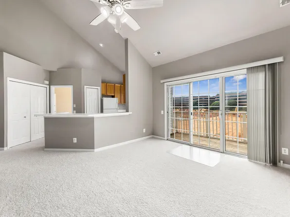 4363 Wilson Valley Dr APT 404, Fairfax, VA 22033