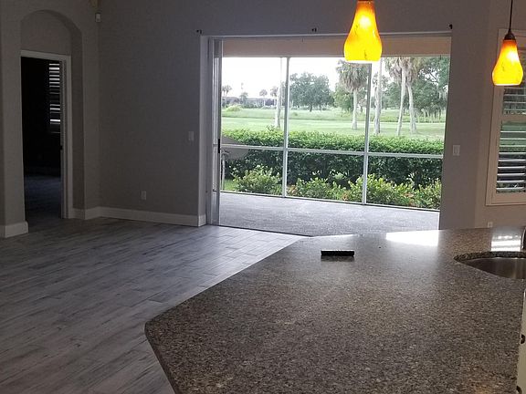 Main Room to Lanai
