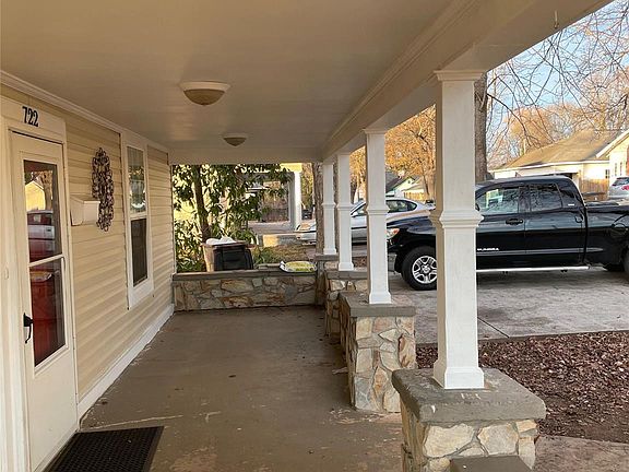 3rd image of 722 Live Oak St