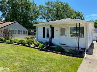 26900 S River Rd, Harrison Township, MI 48045