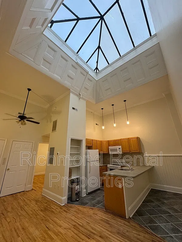 1 bed, 1.0 bath, 640 sqft, $1,295 — Photo 3