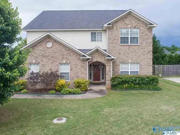 104 Raymon Cir, Huntsville, AL 35806