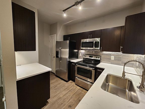 5th image of 2199 Delgany St #3158
