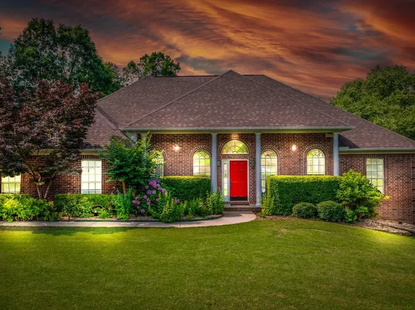 19 Kansa Cir, Maumelle, AR 72113