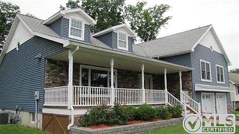 1st image of 7 Canterbury Dr
