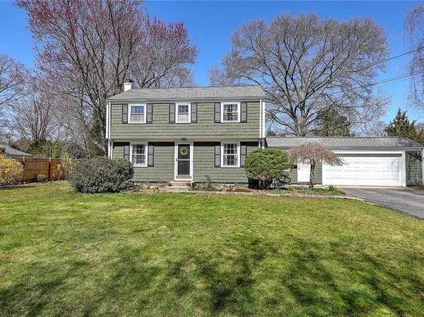 11 Pine Ave, Barrington, RI 02806
