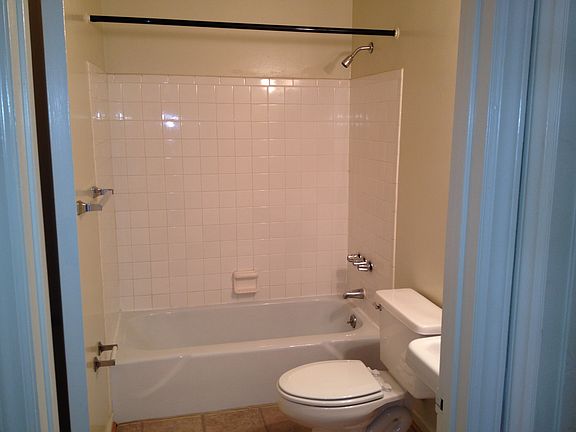 4th image of 2307 Yanceyville St #B