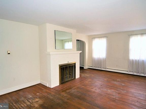 2nd image of 76 Sussex Dr