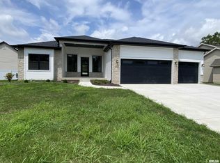 1601 Hoechester Rd, Springfield, IL 62712