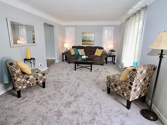 5th image of 8012 Pelham Dr
