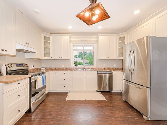 5th image of 2875 Becker St