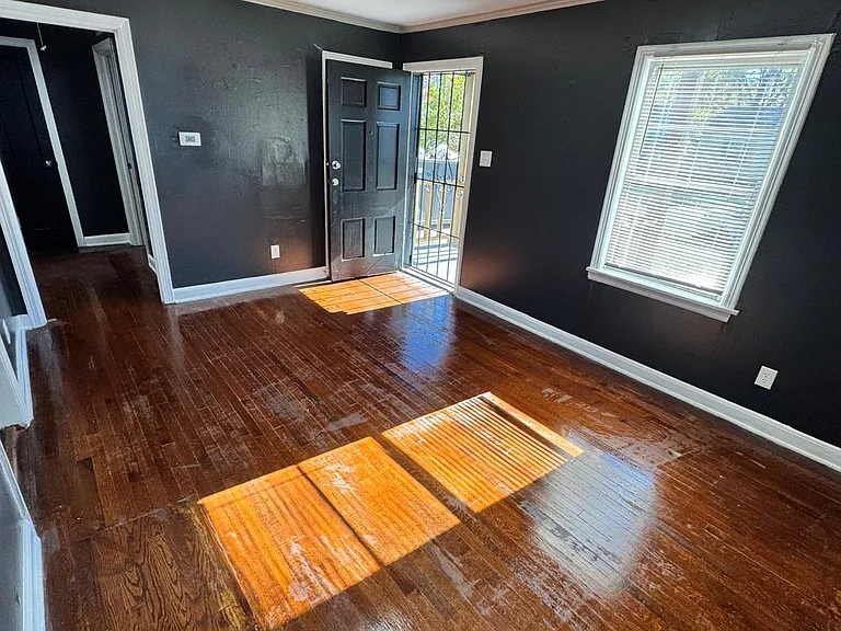 3154 Hopkins Ave — Photo 9