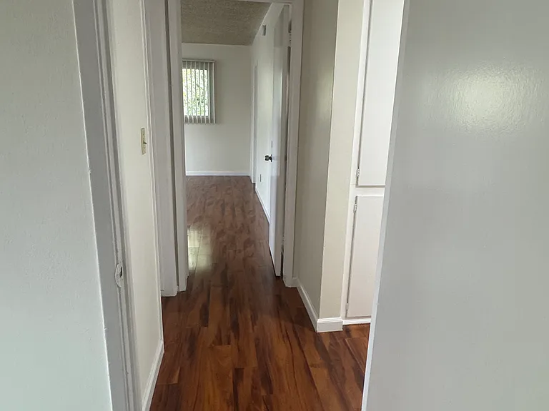 244 S El Molino Ave — Photo 24