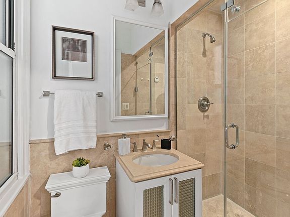 5th image of 171 W 57th St APT 2A