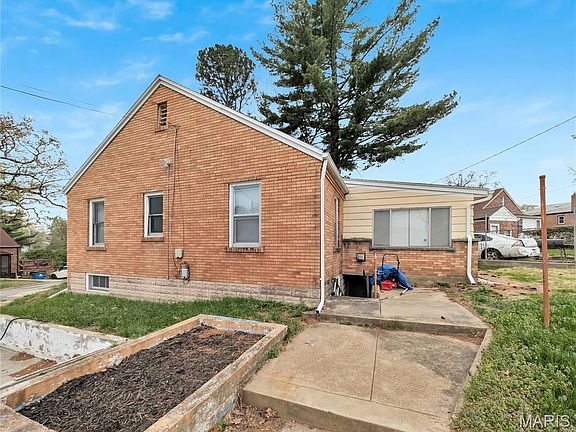 2nd image of 4401 Charlie Dooley Dr