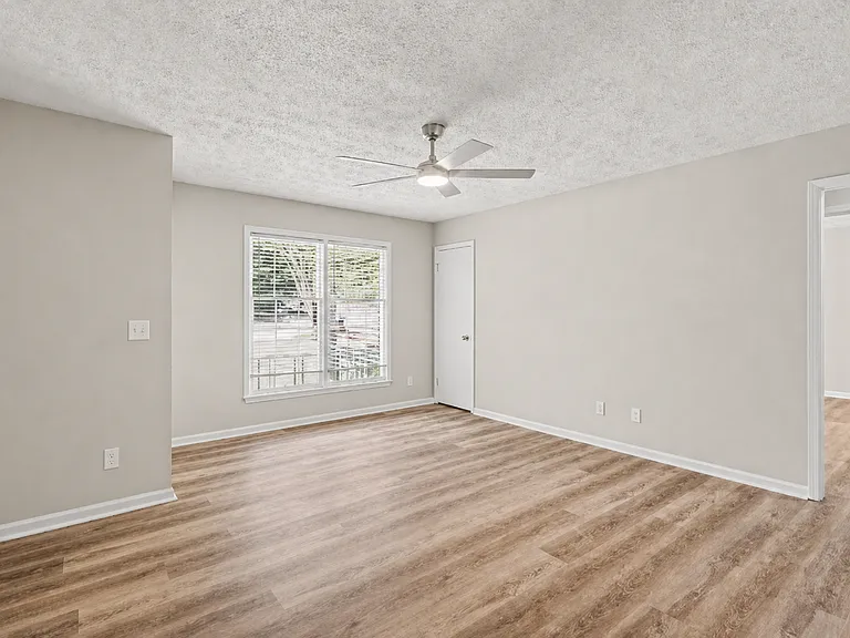 886B Martin Heights Dr — Photo 25