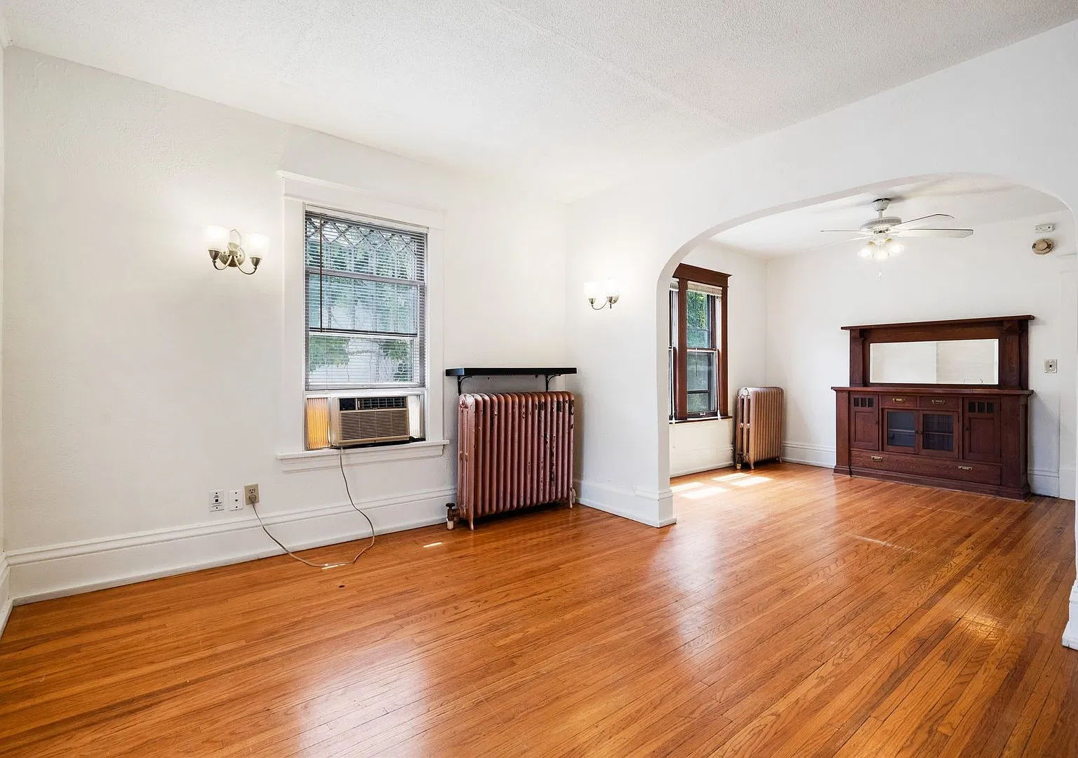 3012 Bryant Ave — Photo 3
