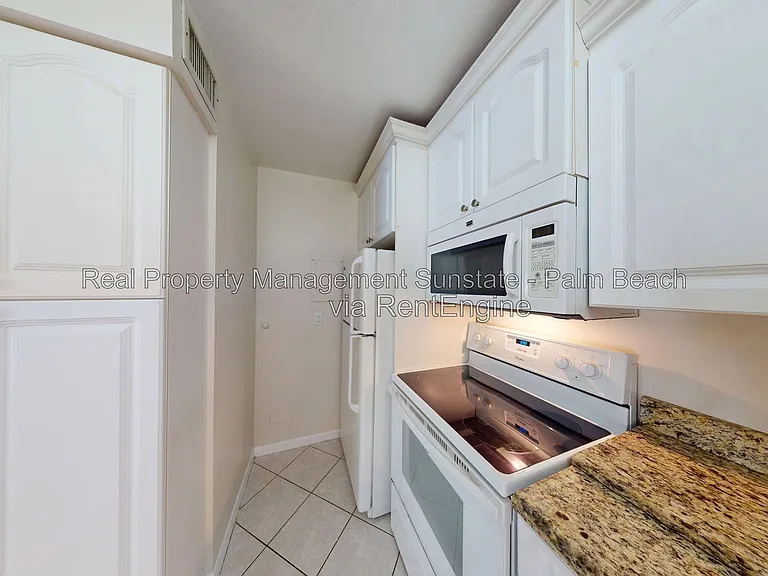 1015 Green Pine Blvd #C2 — Photo 9