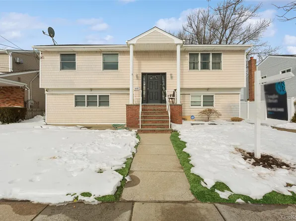 4274 Broadway, Island Park, NY 11558