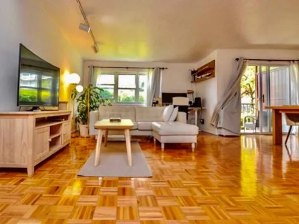 1111 River Rd, Edgewater, NJ 07020