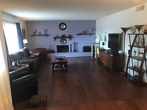 2nd image of 11414 S Iroquois Dr